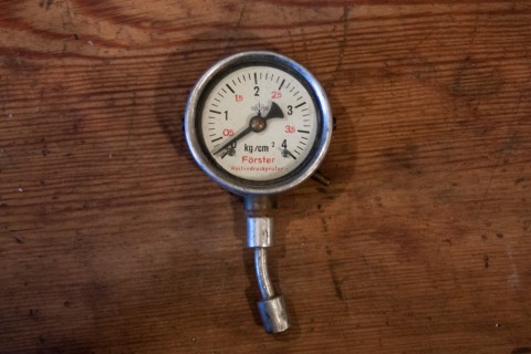 Manometer Reifendruckprüfer